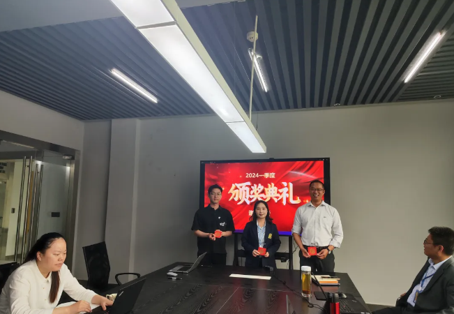welcome-百乐博风管销售中心员工一季度颁奖